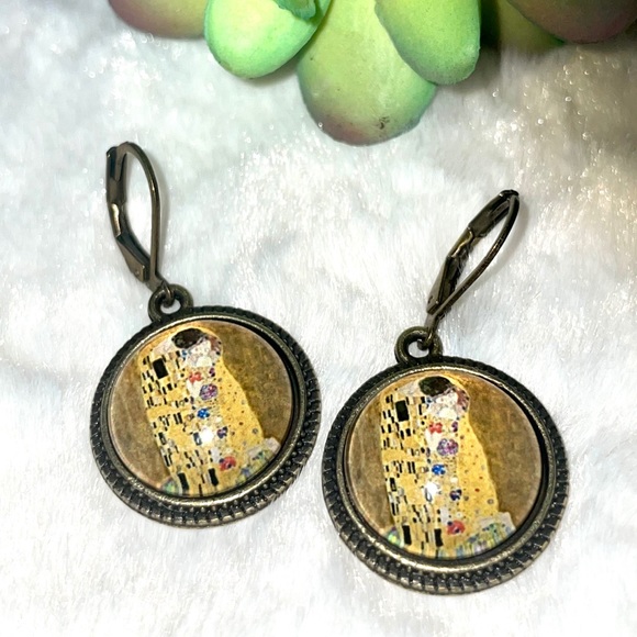 Unique Gustav Klimt “The Kiss” Pendant Earrings - Picture 2 of 6